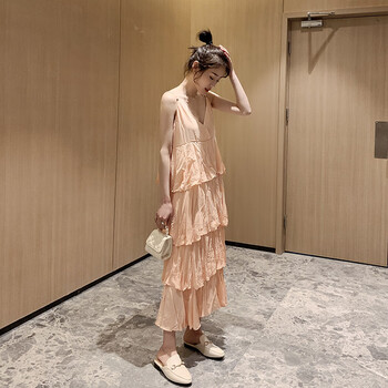 純色蕾絲裙，打造優(yōu)雅女人味
