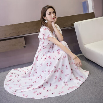 純色露肩裙，打造性感女神