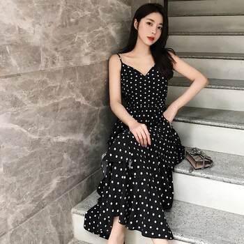 純色吊帶裙，塑造優(yōu)雅小仙女