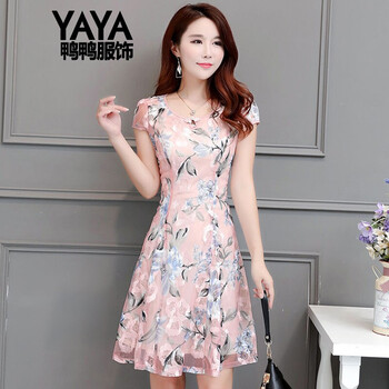 鴨鴨服飾（yaya）  花邊，立體剪裁 連衣裙