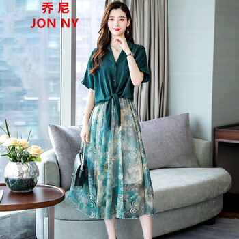 清新條紋裙，打造優(yōu)雅小仙女