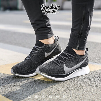 耐克(Nike)跑步鞋黑色AR4561-001 