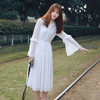 夏日海邊，吊帶裙打造甜美小仙女