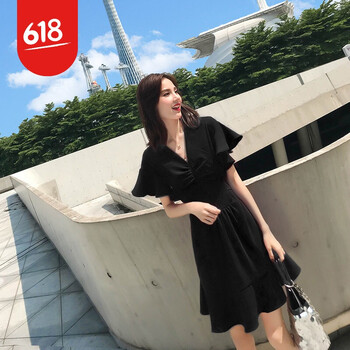純色短袖連衣裙，打造優(yōu)雅少女感