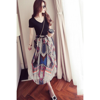 純色連衣裙，打造職場(chǎng)小蠻腰