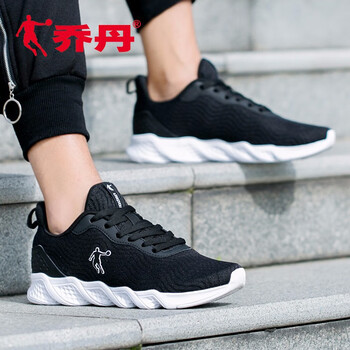喬丹跑步鞋黑色/白色 b 