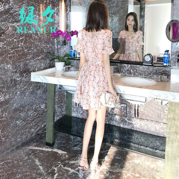 性感連衣裙，微胖妹子的小心機(jī)