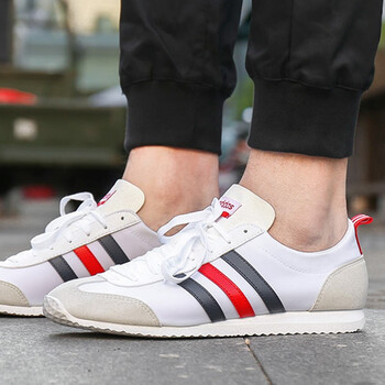 阿迪達(dá)斯（adidas）板鞋BB9678 40