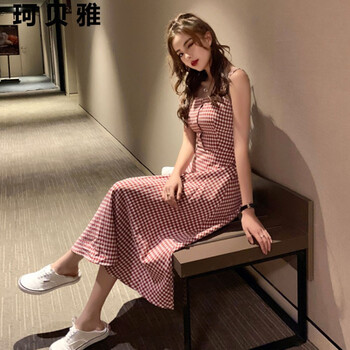 純色長袖連衣裙，打造優(yōu)雅小身材