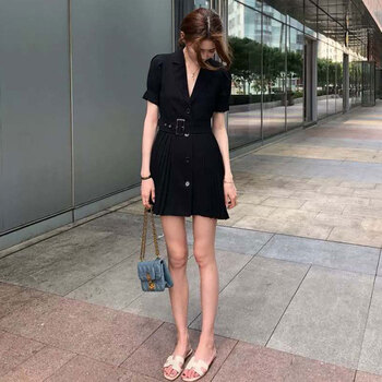 荷葉邊短裙，打造優(yōu)雅女神