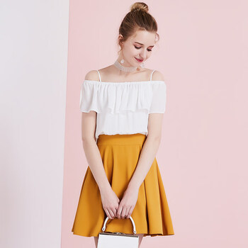 性感小心機，蕾絲裙打造優(yōu)雅女神