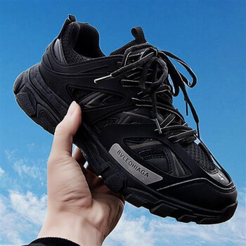 穿什么？復(fù)古跑鞋來助力