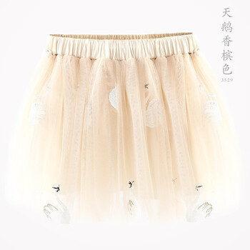 女童蓬蓬短裙