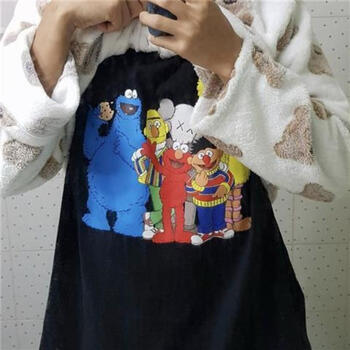 時尚條紋短袖，打造優(yōu)雅女神
