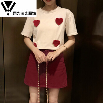 高腰短裙，打造浪漫女神