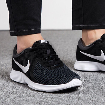耐克（NIKE）跑步鞋908988-001/革命4/黑白 