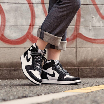 耐克（NIKE）籃球鞋CD0461-007（熊貓） 