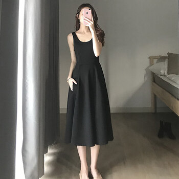 美搭，純色連衣裙打造浪漫范