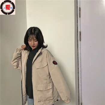 連帽牛仔外套，減齡又有范