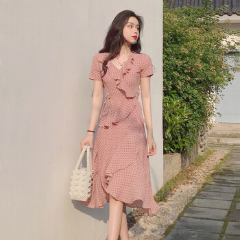優(yōu)雅連衣裙，打造性感小女人