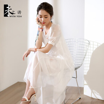 未之誘（WITH YOU） 純色 拼接，花邊，抽繩，立體裁剪 連衣裙