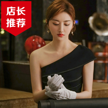 告別微胖界，喇叭袖仙氣十足