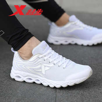 輕質(zhì)系帶跑鞋，享受舒適睡眠