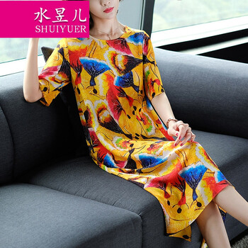 圓領(lǐng)小碼裙，打造優(yōu)雅女人味