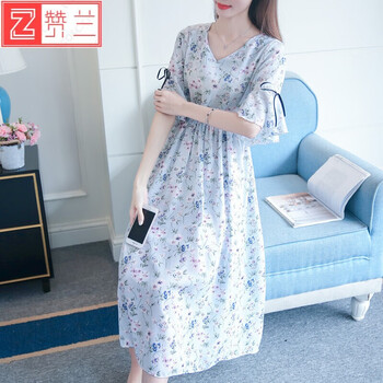 夏日出游，蕾絲裙來(lái)助力
