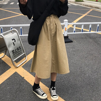百搭高腰半身裙，夏日秀美腿