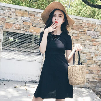 時尚吊帶裙，讓你變身性感女神