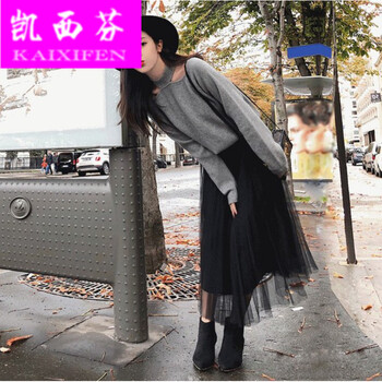 你選純色針織開(kāi)衫，做清爽小仙女