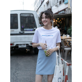純色短袖連衣裙，打造時(shí)尚小仙女