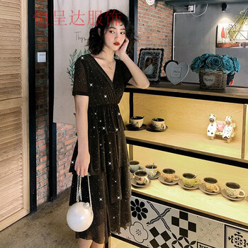 夏日海邊，荷葉裙打造性感小仙女