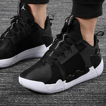 耐克（NIKE）籃球鞋AT4030-001 