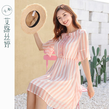 一字露肩連衣裙，打造性感女王
