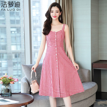 時(shí)尚小白裙，讓你的肌膚更簡(jiǎn)單