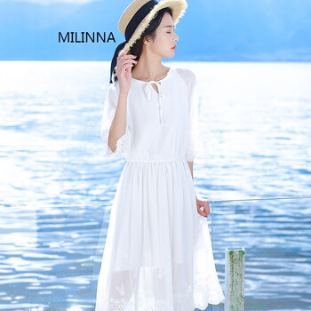 米琳娜（MILINNA） 純色 蕾絲 連衣裙