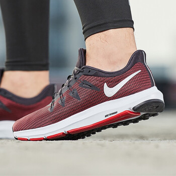 耐克（NIKE）跑步鞋AA7403-004紅/QUEST系列 