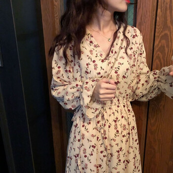 圓領(lǐng)吊帶裙，打造夏日清爽小仙女