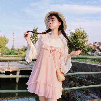 純色連衣裙，打造性感女神范