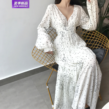 純色雪紡裙，打造優(yōu)雅小仙女范