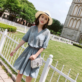 時(shí)尚字母連衣裙，打造優(yōu)雅小仙女