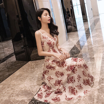 減齡小白裙，打造優(yōu)雅氣質(zhì)范