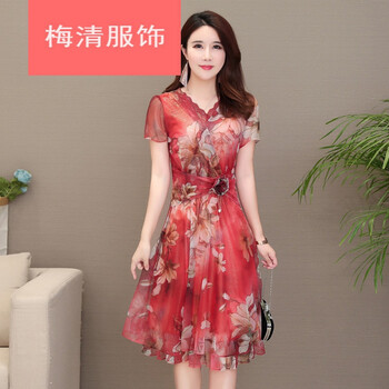純色連衣裙，打造女神的優(yōu)雅范
