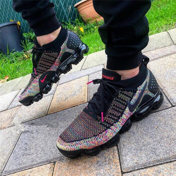 耐克（NIKE）跑步鞋 黑賽車粉翡翠綠942842-017 