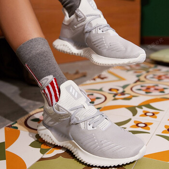阿迪達斯（Adidas）跑步鞋BD7095灰色+乳白 