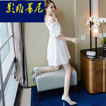 純色小短裙，打造性感女神