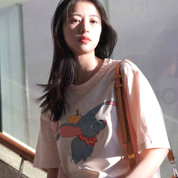 寬松短袖上衣，清爽又減齡