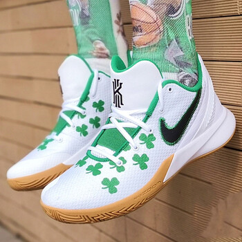 耐克（NIKE）籃球鞋AO4438-102/歐文 